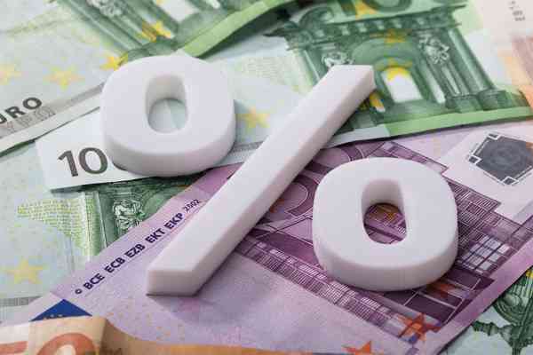 Prozentzeichen auf Geldscheinen